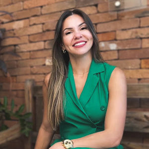 Meet your Posher, Adriana